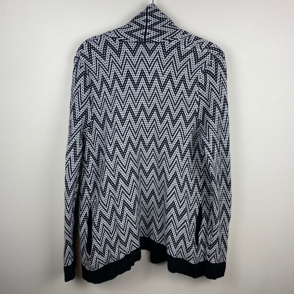Olive & Oak Black Chevron Open Cardigan - Size Medium - Picture 5 of 6